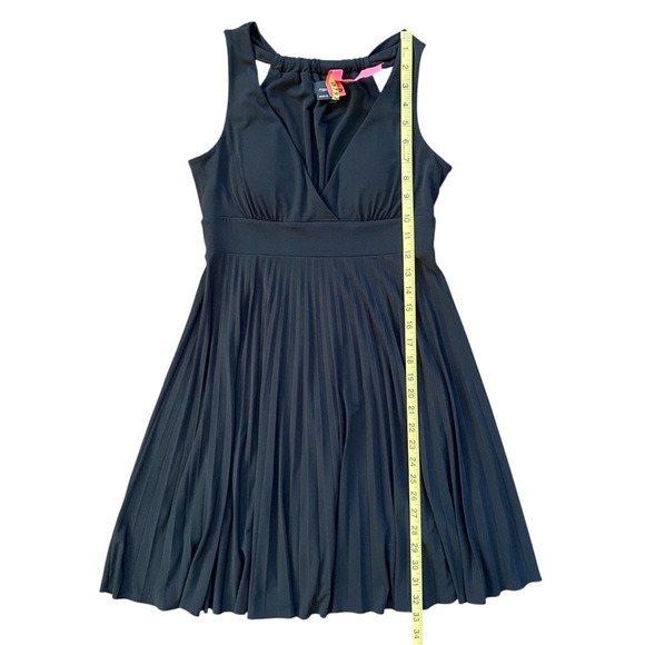 Max & Cleo Black Pleated Sleeveless V-Neck Mini Cocktail Party Dress Size 2 - Picture 7 of 10